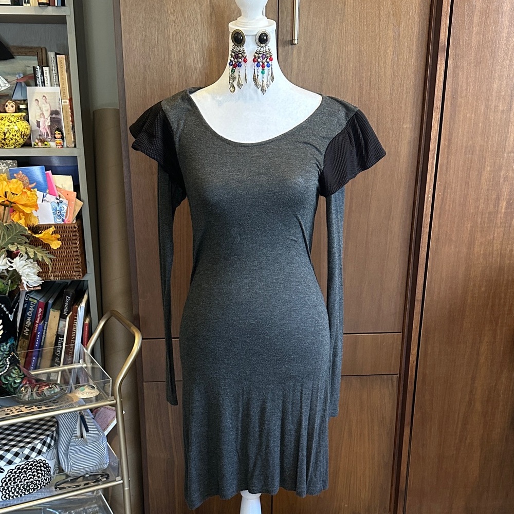Chic Long Sleeve Gray Dress by De Lacy with Multicolor Earrings.
